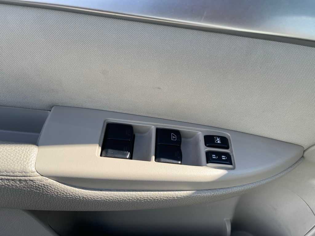 Thumbnail: 2010 Subaru Outback - 22