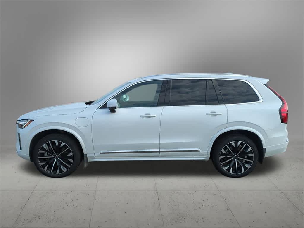 2025 Volvo XC90 T8 AWD photo 3