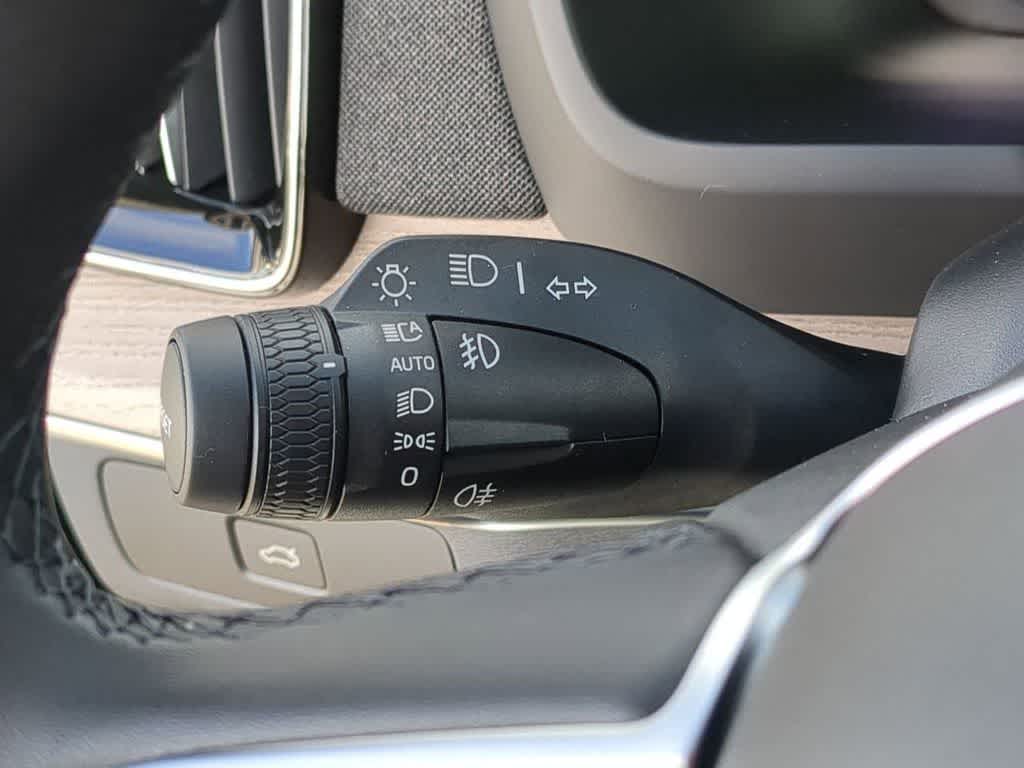 Thumbnail: 2026 Volvo XC90 - 25