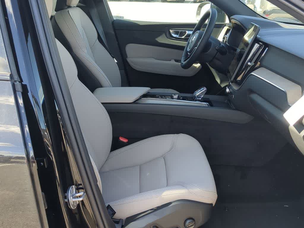 Thumbnail: 2026 Volvo XC60 - 20