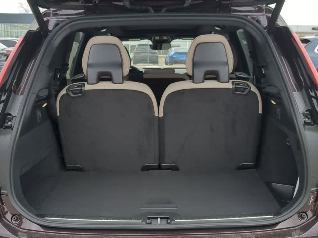 Thumbnail: 2026 Volvo XC90 - 36