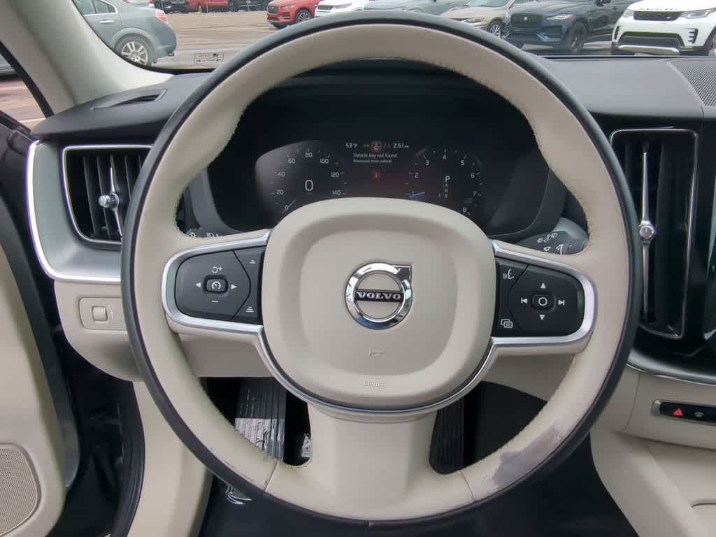 Thumbnail: 2019 Volvo XC60 - 21