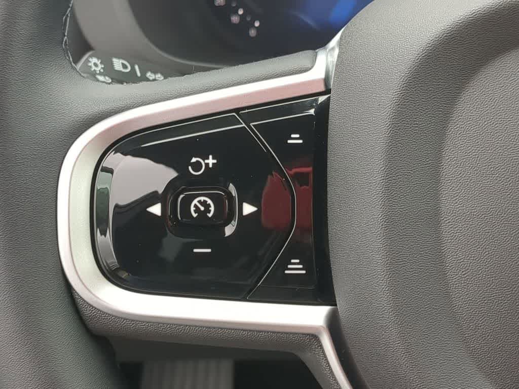 Thumbnail: 2026 Volvo XC60 - 22