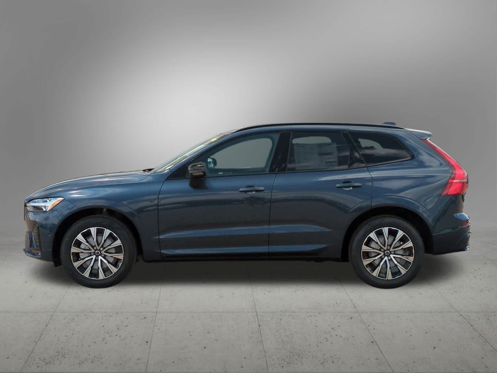Thumbnail: 2025 Volvo XC60 - 3