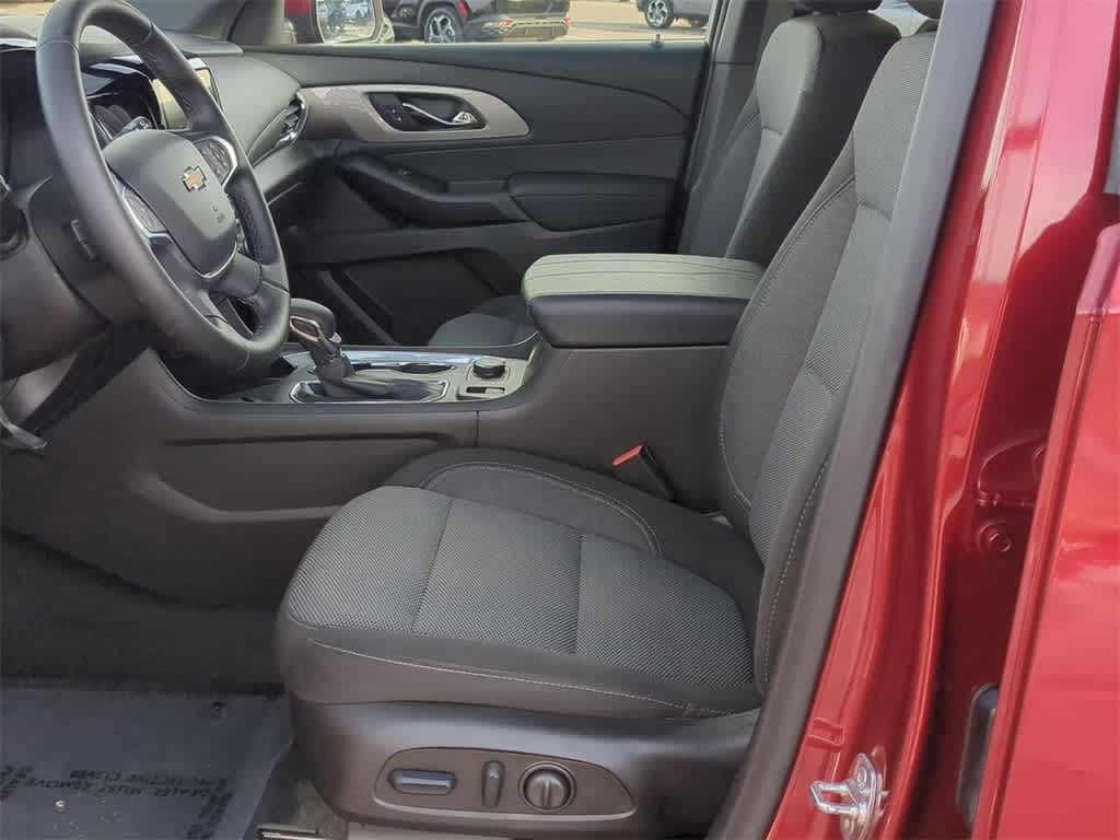 Thumbnail: 2024 Chevrolet Traverse - 15