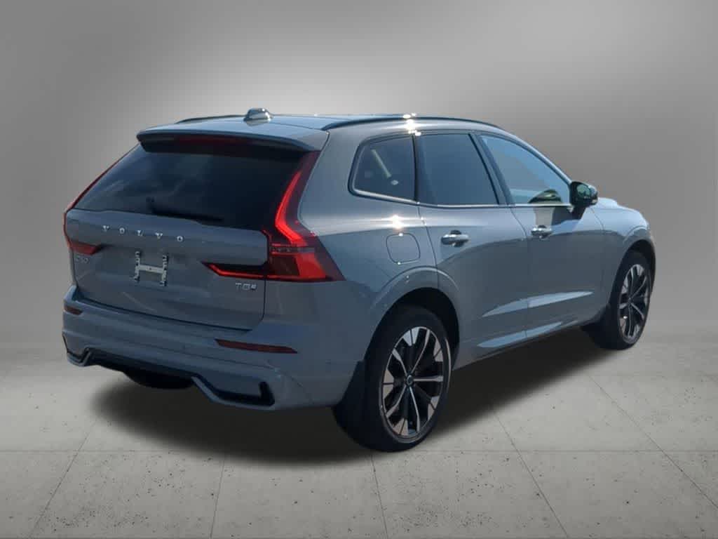 Thumbnail: 2026 Volvo XC60 - 6