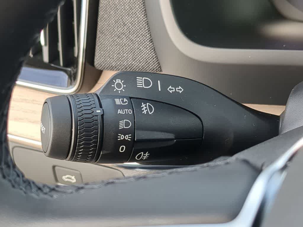 Thumbnail: 2026 Volvo XC90 - 27