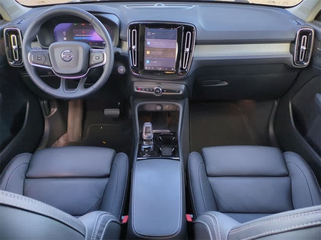 Thumbnail: 2023 Volvo XC40 - 14