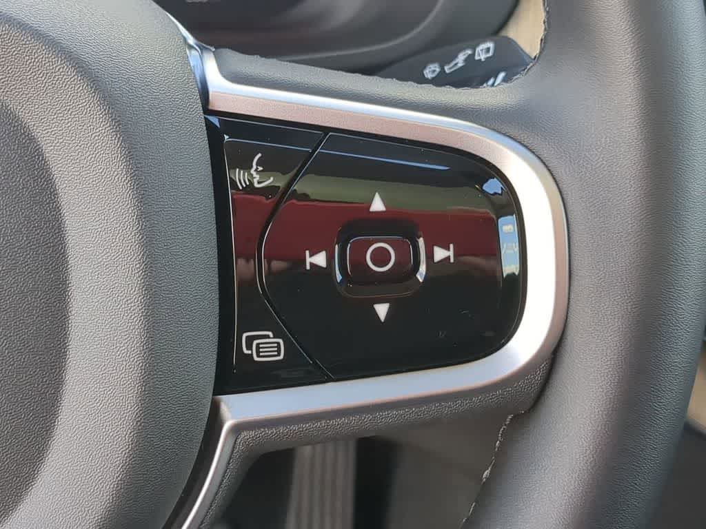 Thumbnail: 2026 Volvo XC60 - 23