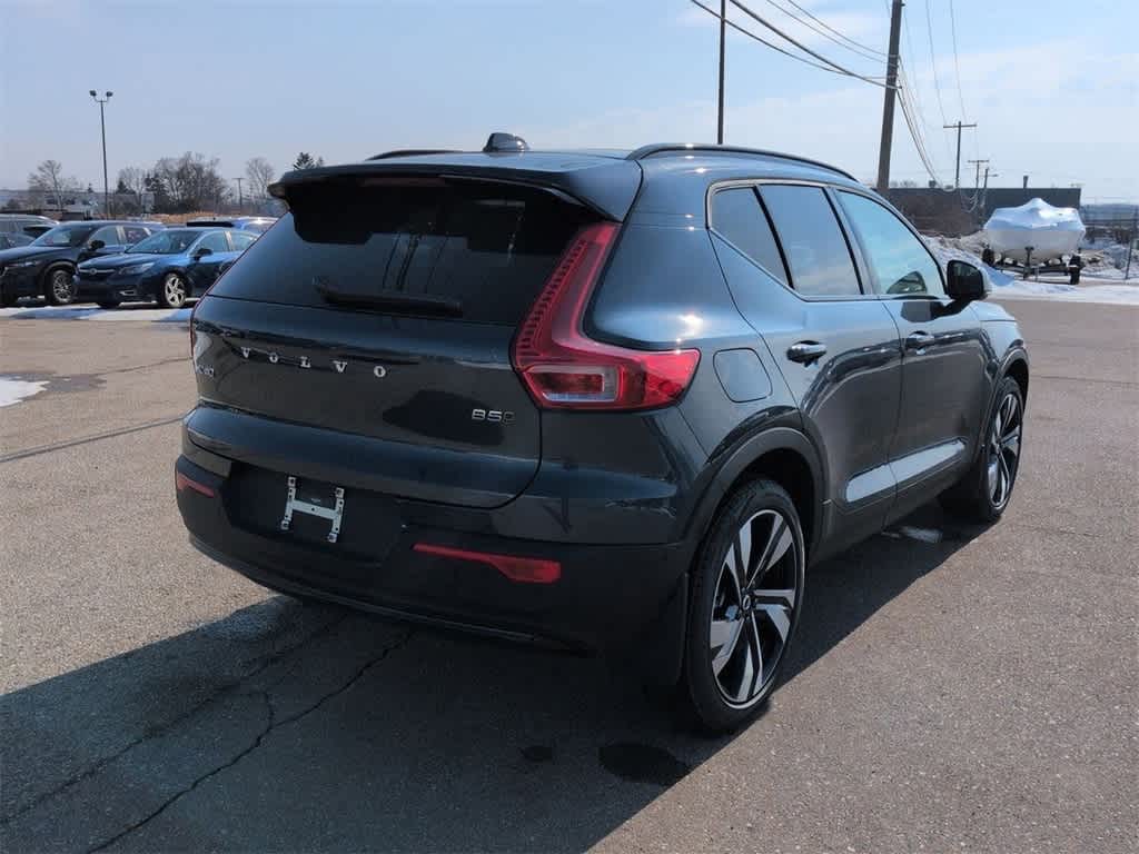 Thumbnail: 2026 Volvo XC40 - 6