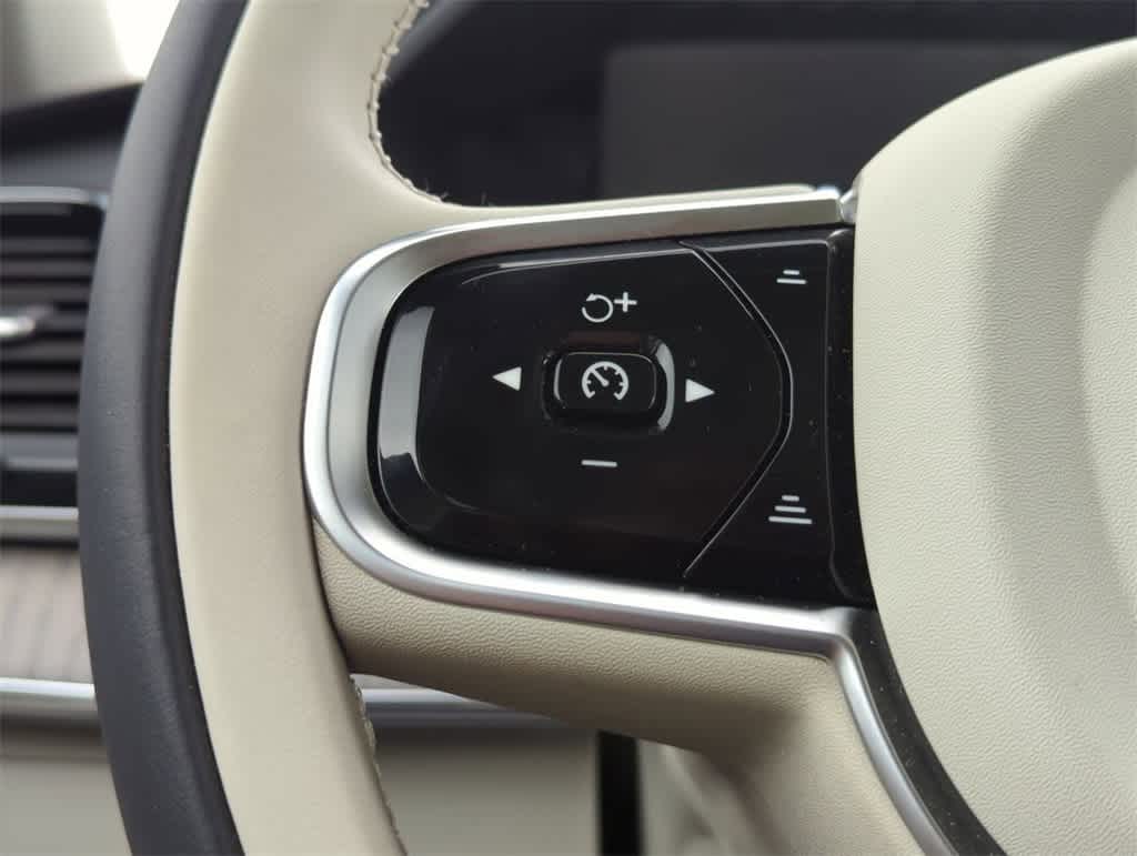 Thumbnail: 2025 Volvo XC90 - 24