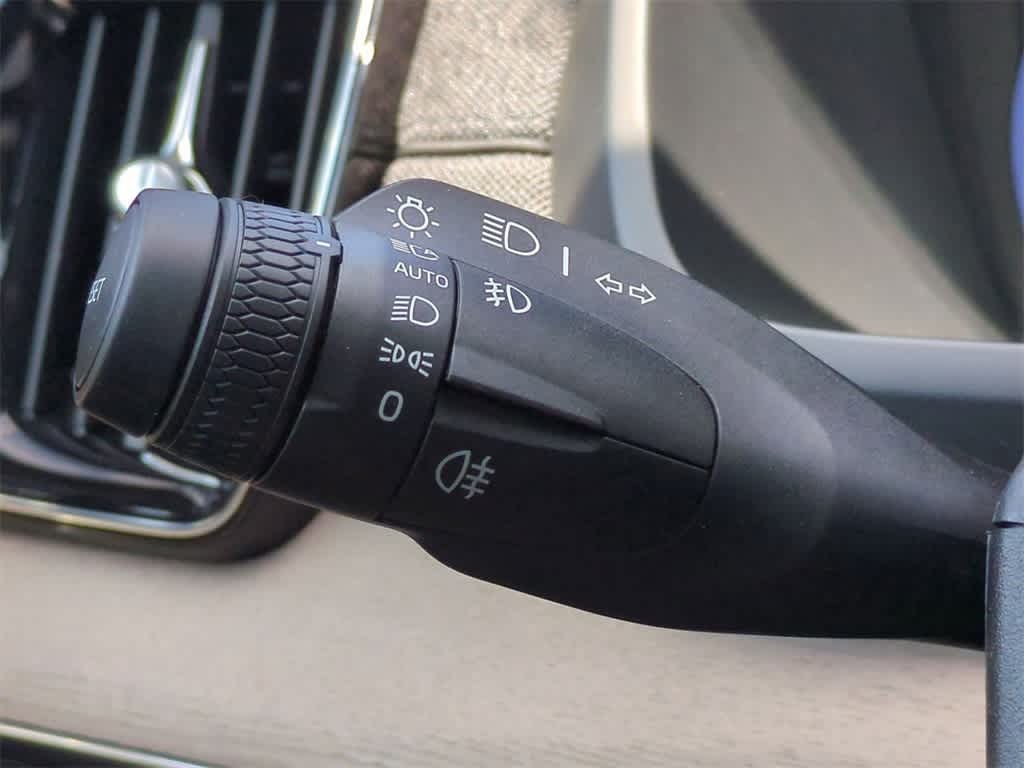 Thumbnail: 2026 Volvo XC90 - 26