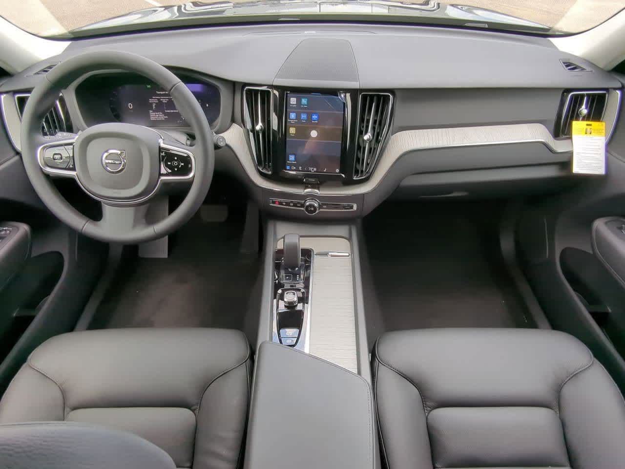 Thumbnail: 2025 Volvo XC60 - 15