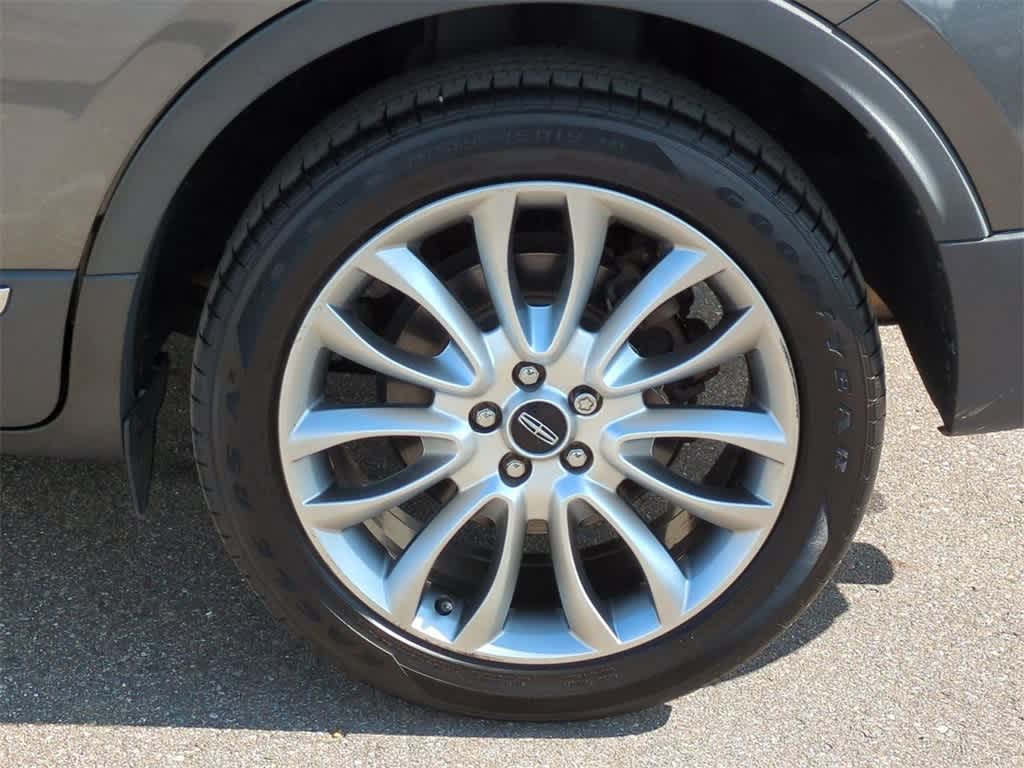 Thumbnail: 2017 Lincoln MKC - 13