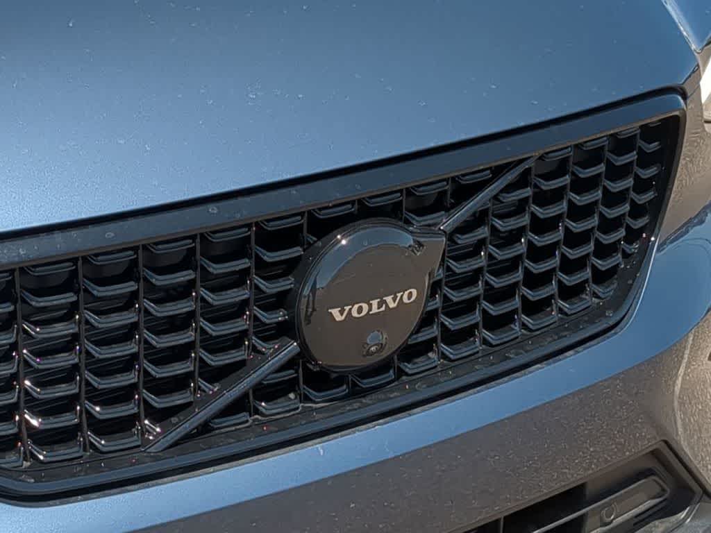 Thumbnail: 2026 Volvo XC40 - 11