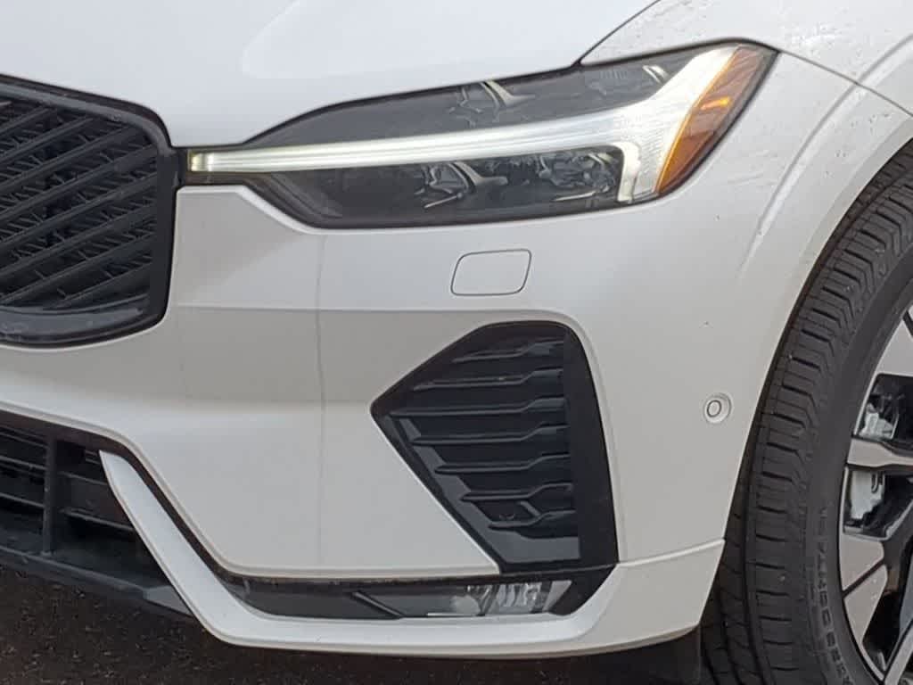 Thumbnail: 2026 Volvo XC60 - 10