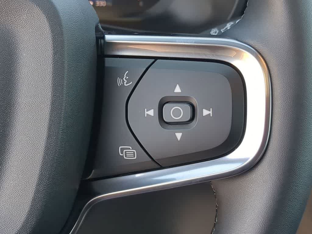 Thumbnail: 2026 Volvo XC40 - 23