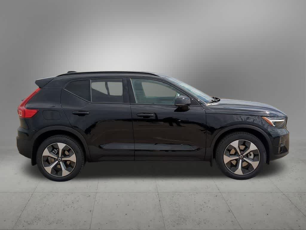 Thumbnail: 2026 Volvo XC40 - 7
