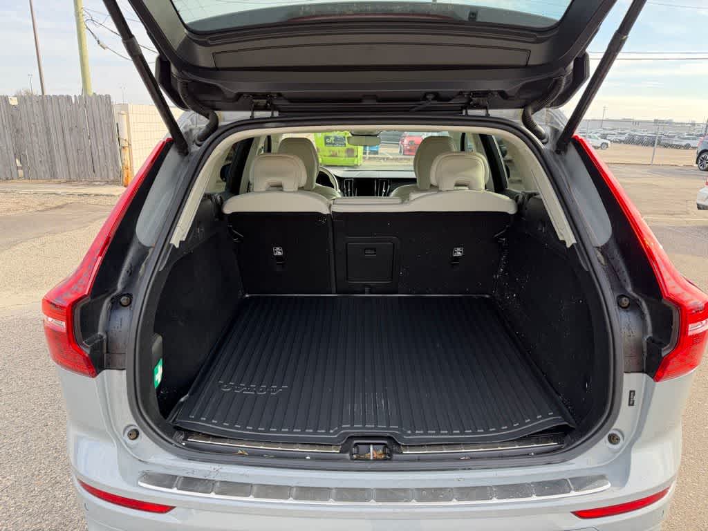 Thumbnail: 2024 Volvo XC60 - 16