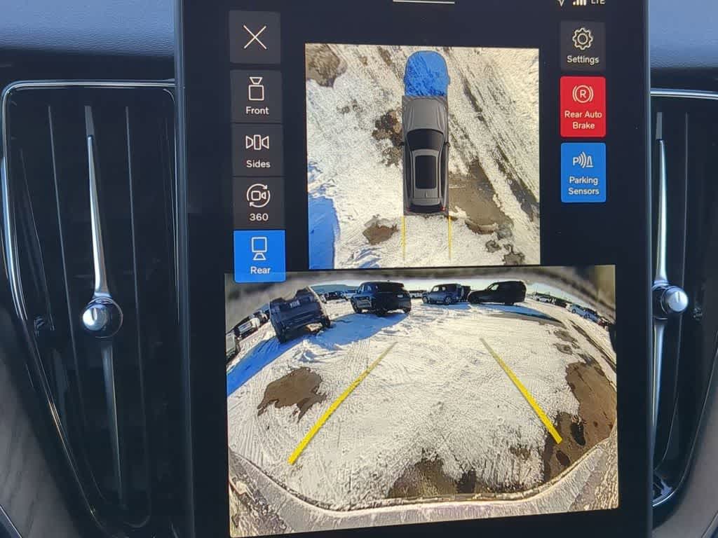 Thumbnail: 2026 Volvo XC60 - 27