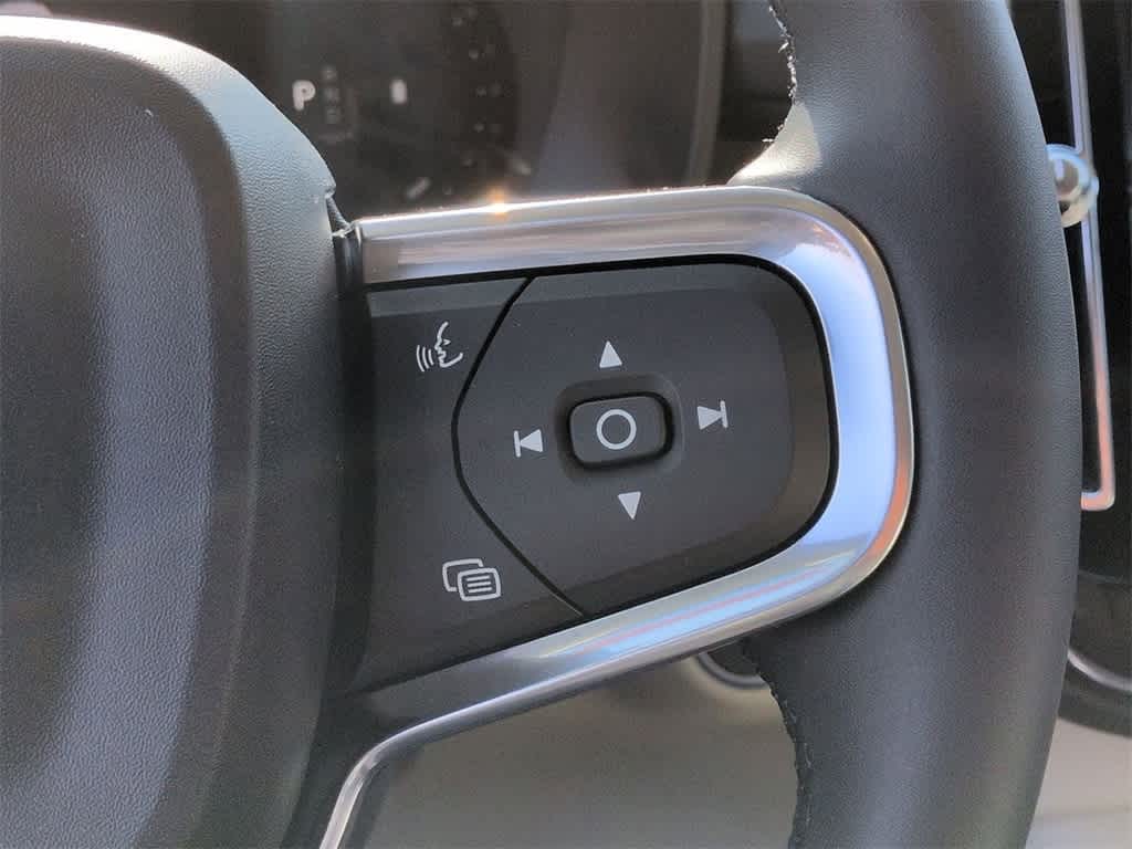 Thumbnail: 2026 Volvo XC40 - 24