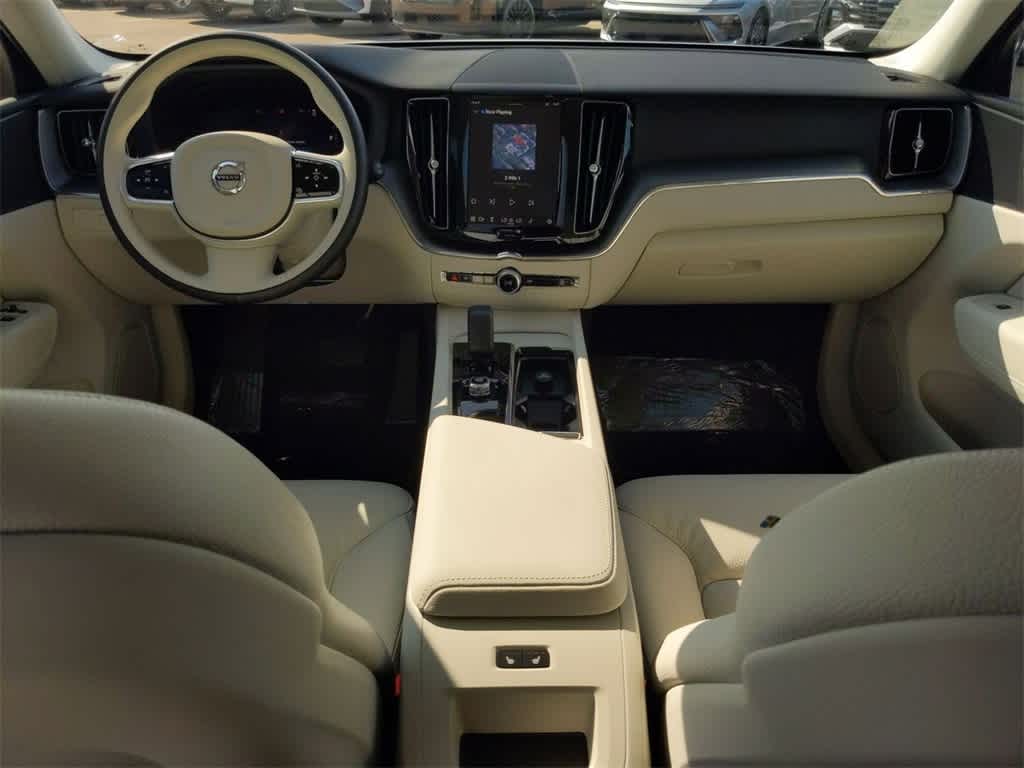 Thumbnail: 2025 Volvo XC60 - 13