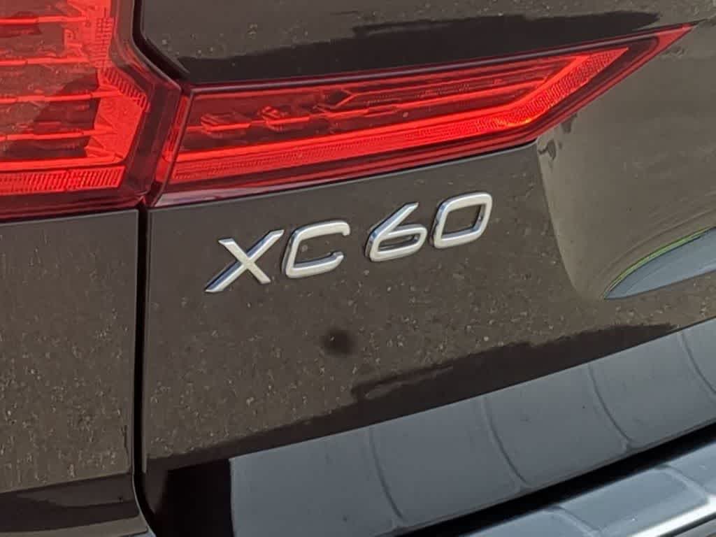 Thumbnail: 2025 Volvo XC60 - 12