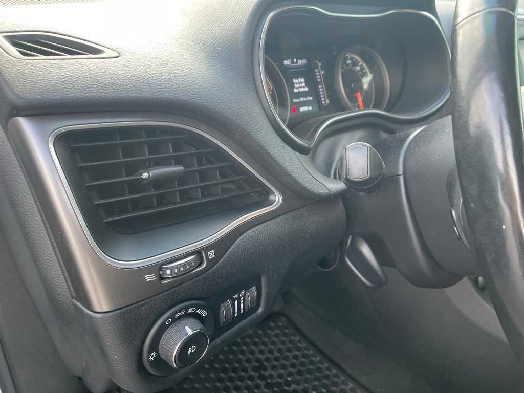 Thumbnail: 2020 Jeep Cherokee - 14