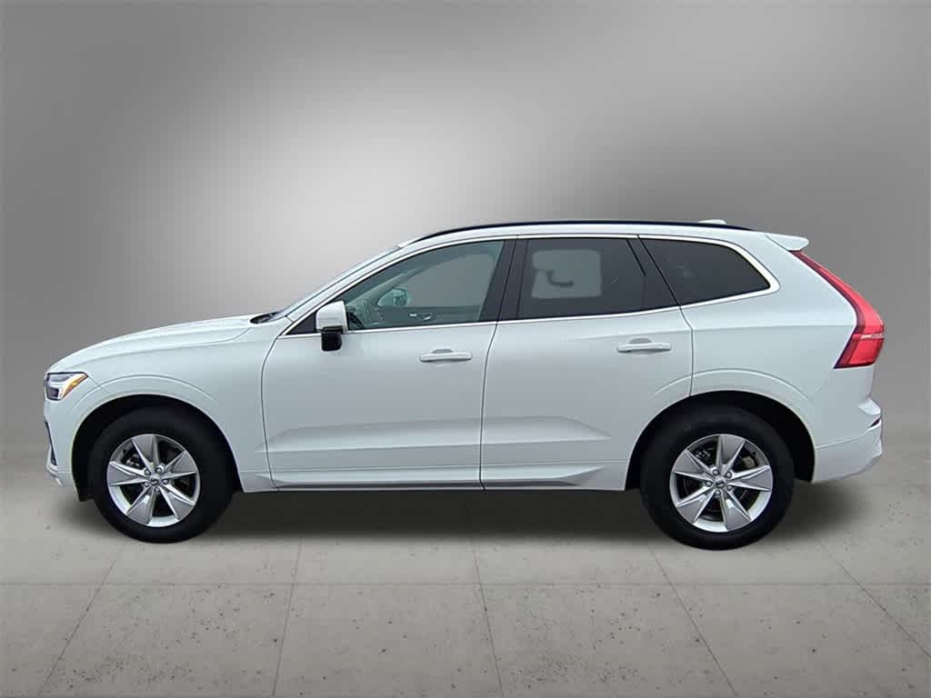 Thumbnail: 2022 Volvo XC60 - 3