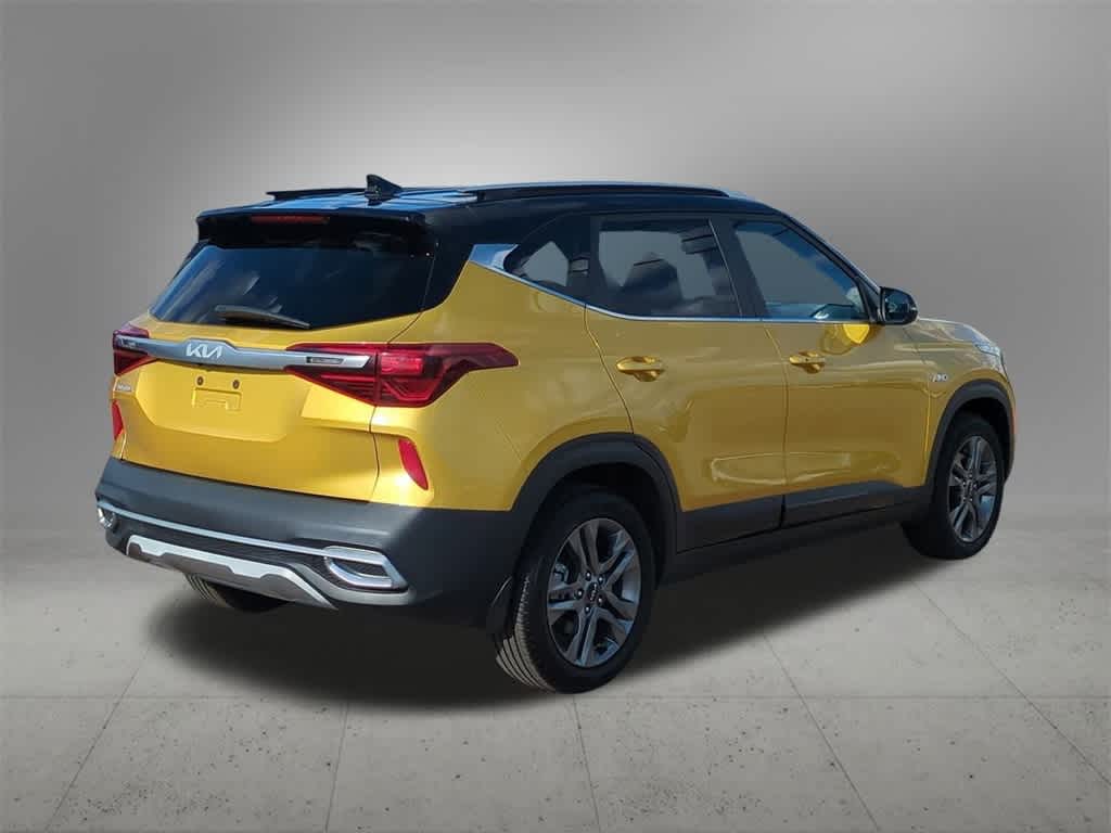 Thumbnail: 2022 Kia Seltos - 6