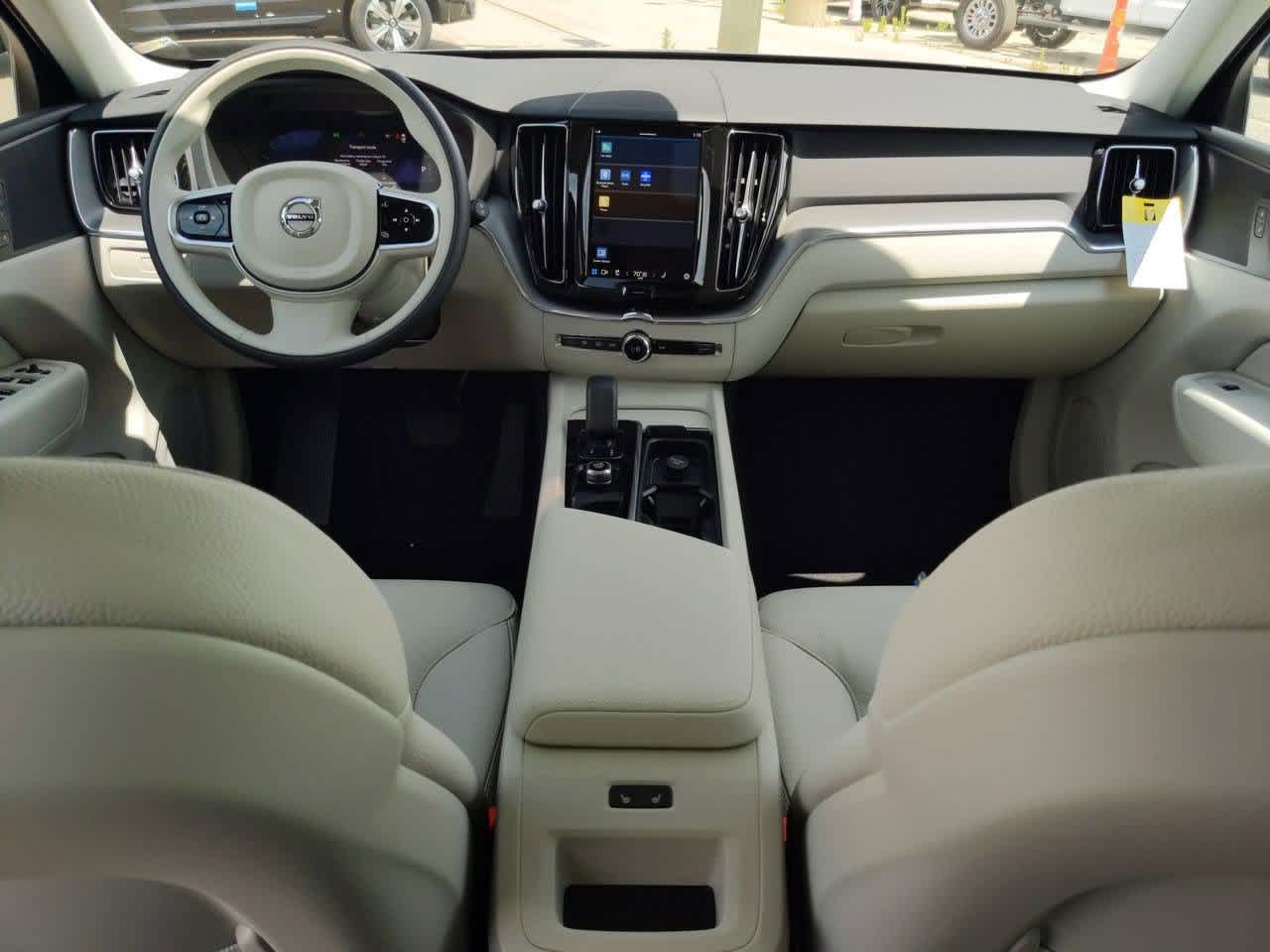 Thumbnail: 2025 Volvo XC60 - 13