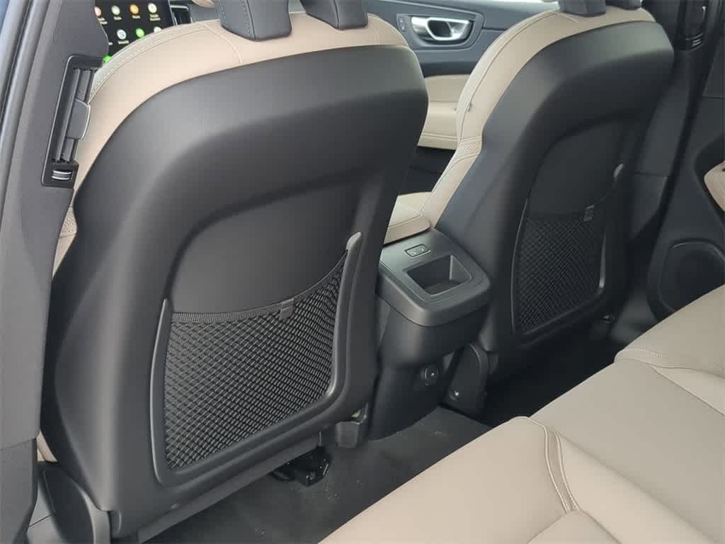 Thumbnail: 2026 Volvo XC60 - 17