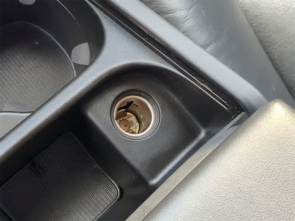 Thumbnail: 2008 Volvo XC70 - 27