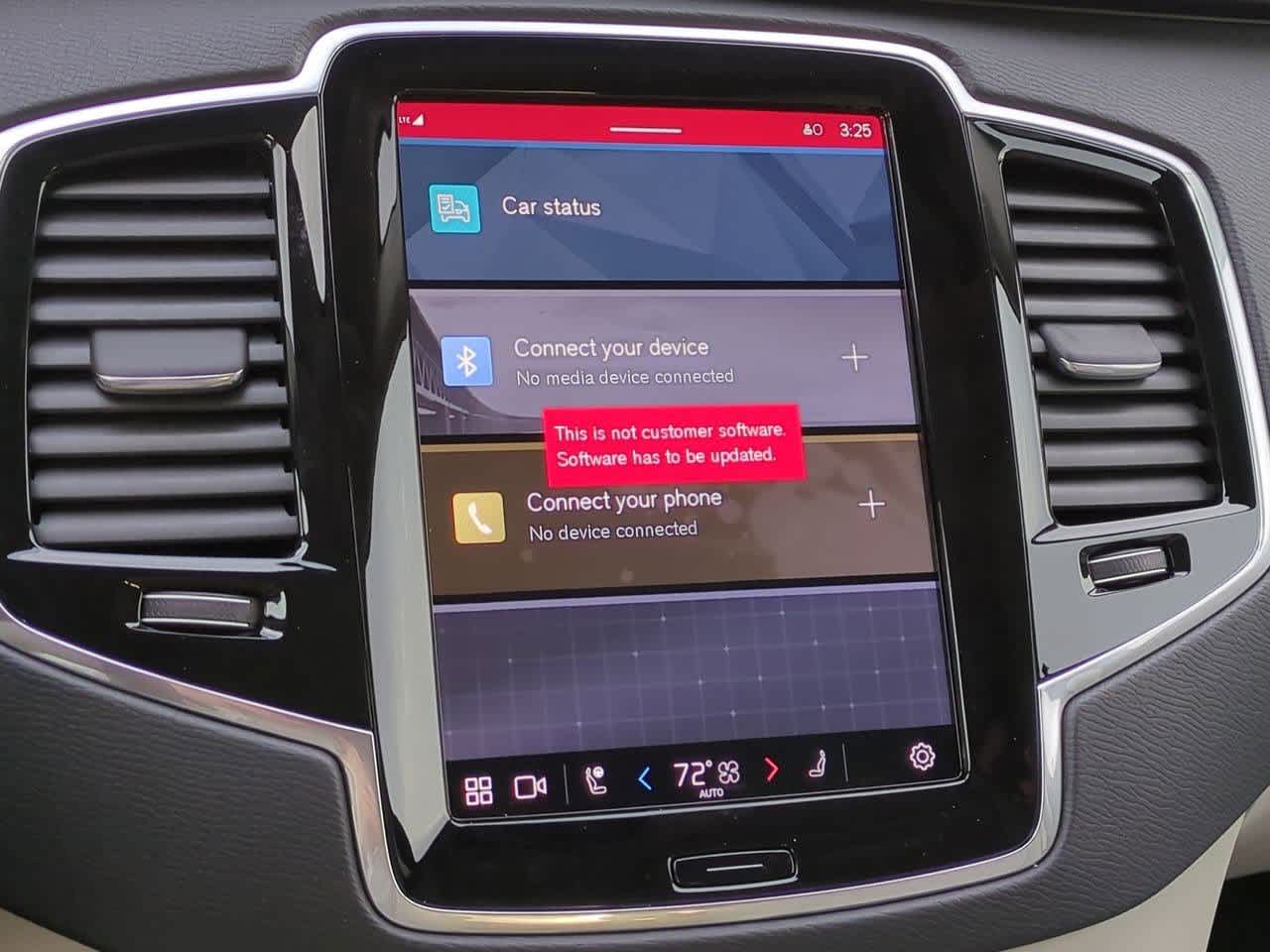2025 Volvo XC90 T8 Plus 28
