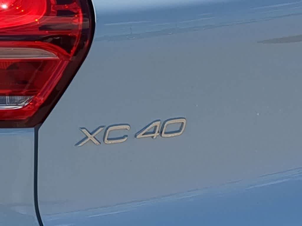 Thumbnail: 2026 Volvo XC40 - 12