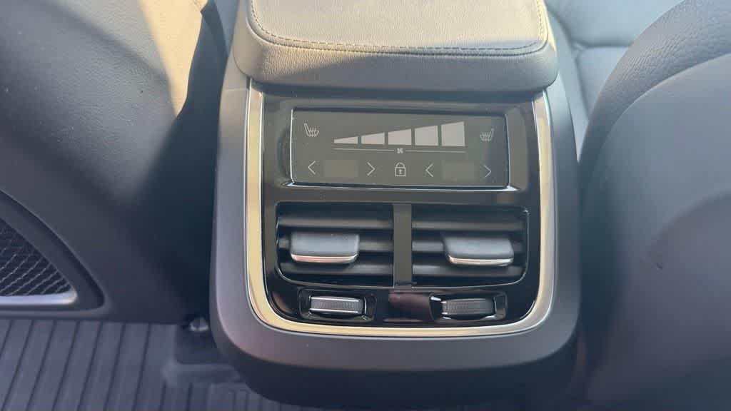 Thumbnail: 2024 Volvo XC90 - 17