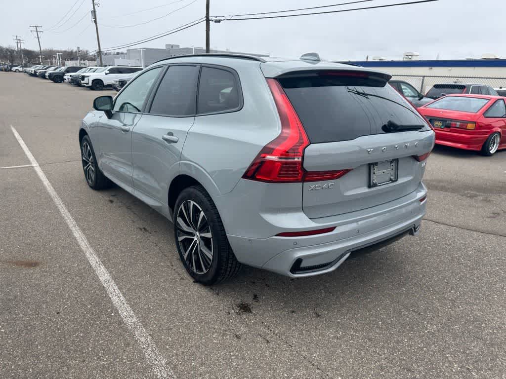 Thumbnail: 2025 Volvo XC60 - 6