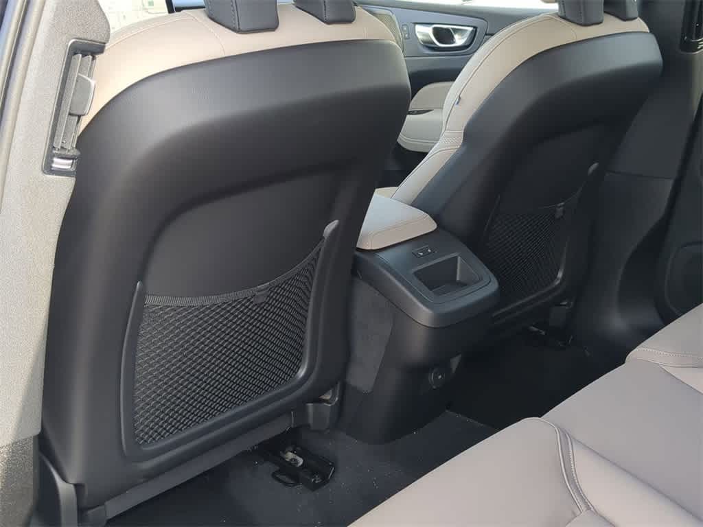 Thumbnail: 2026 Volvo XC60 - 17