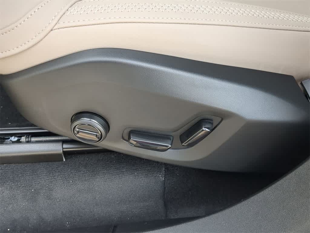 Thumbnail: 2026 Volvo XC90 - 16