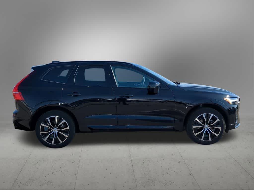 Thumbnail: 2025 Volvo XC60 - 7