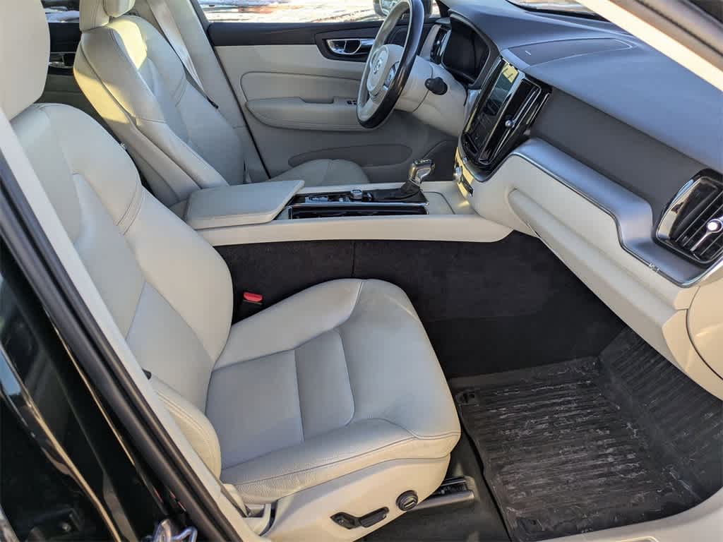 Thumbnail: 2019 Volvo XC60 - 22