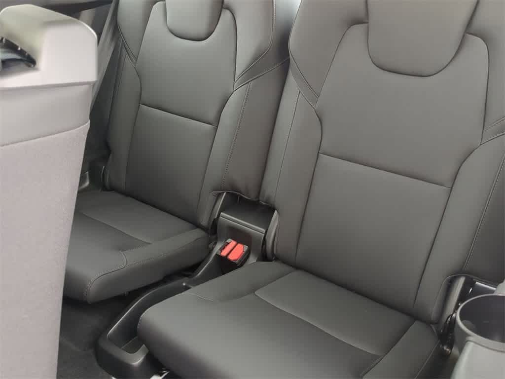 Thumbnail: 2025 Volvo XC90 - 20