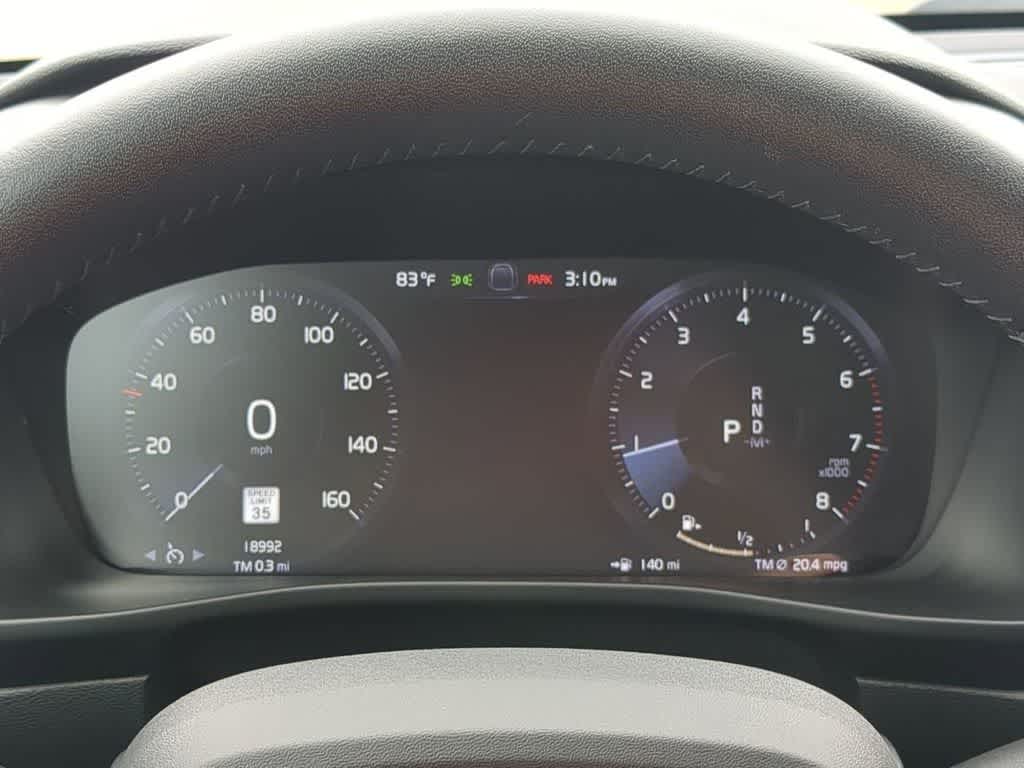 Thumbnail: 2021 Volvo XC40 - 30