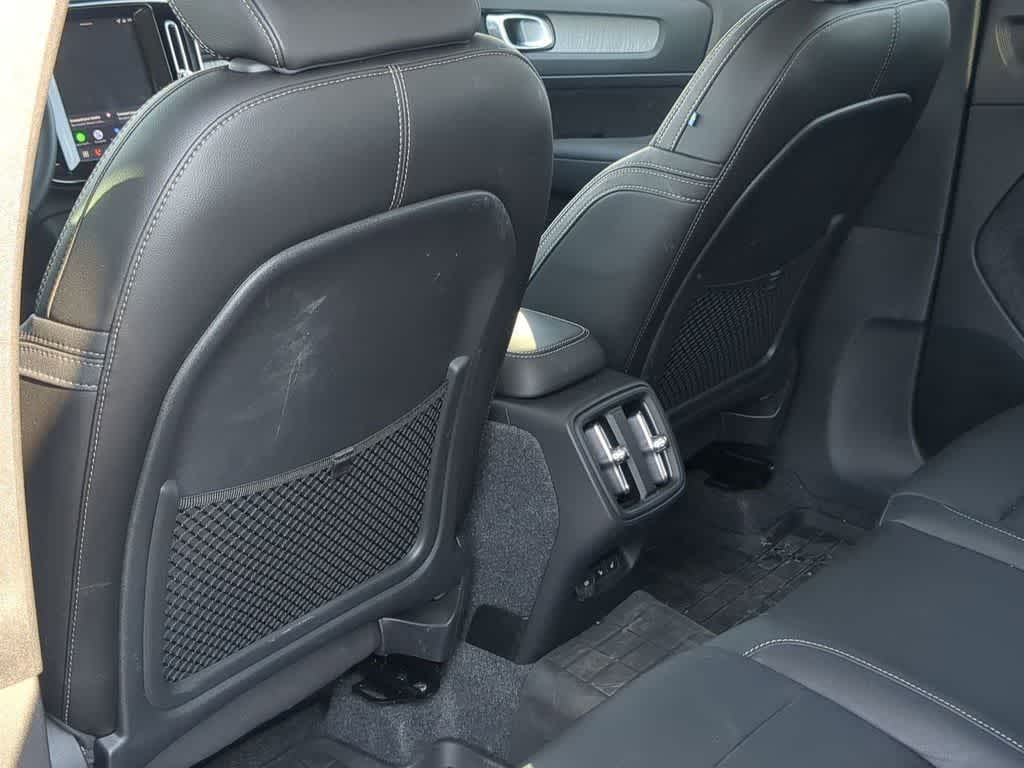 Thumbnail: 2026 Volvo XC40 - 17