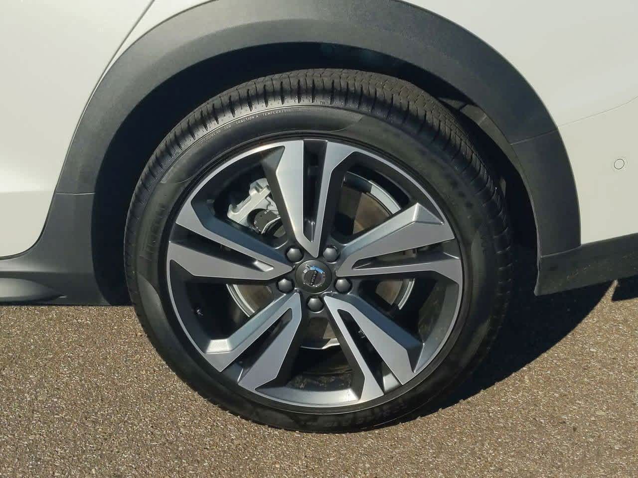 Thumbnail: 2025 Volvo S60 - 12