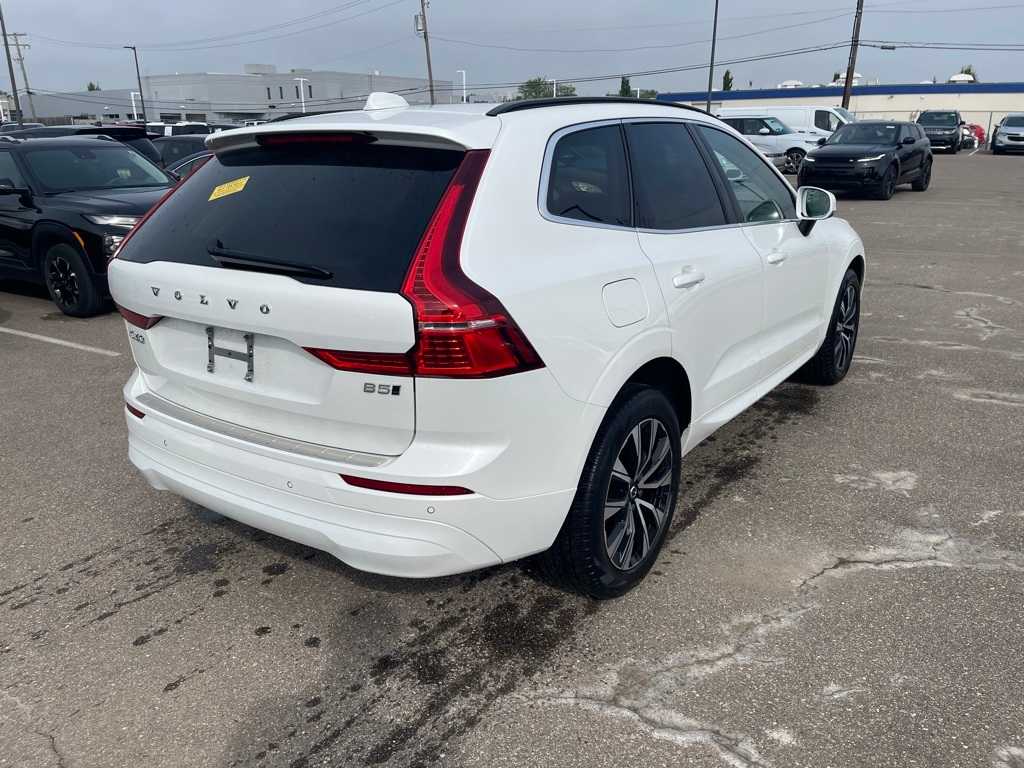 Thumbnail: 2023 Volvo XC60 - 5