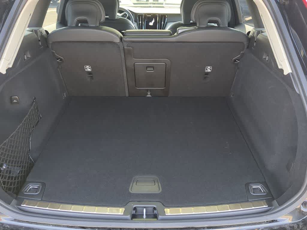 Thumbnail: 2025 Volvo XC60 - 33