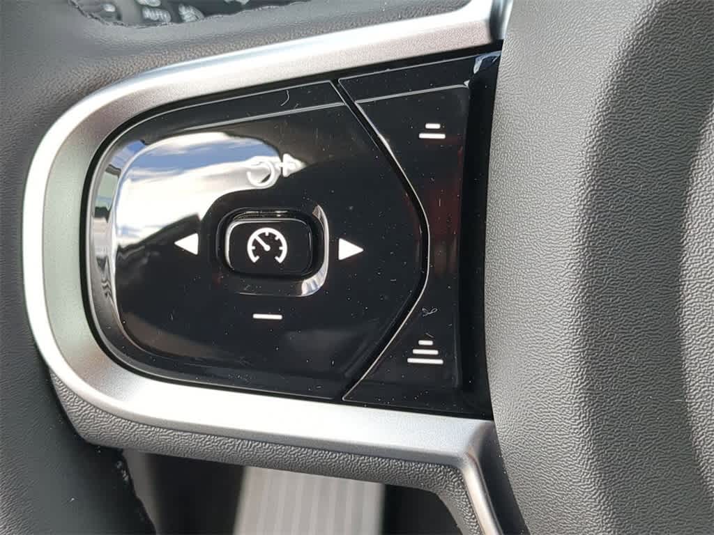 Thumbnail: 2026 Volvo XC60 - 22