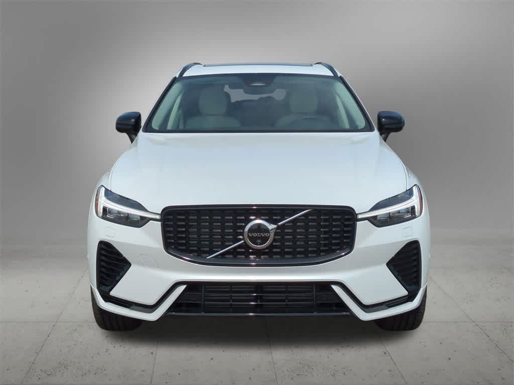 Thumbnail: 2025 Volvo XC60 - 9