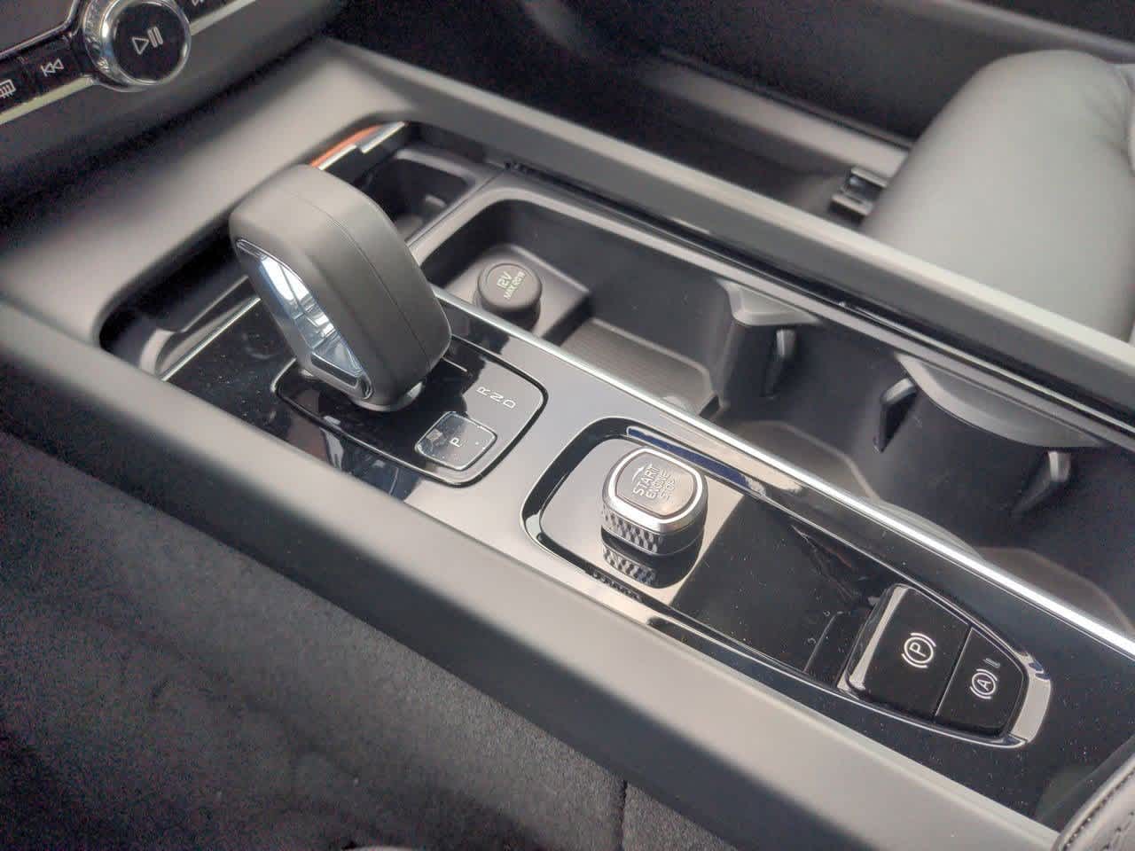 Thumbnail: 2024 Volvo XC60 - 23
